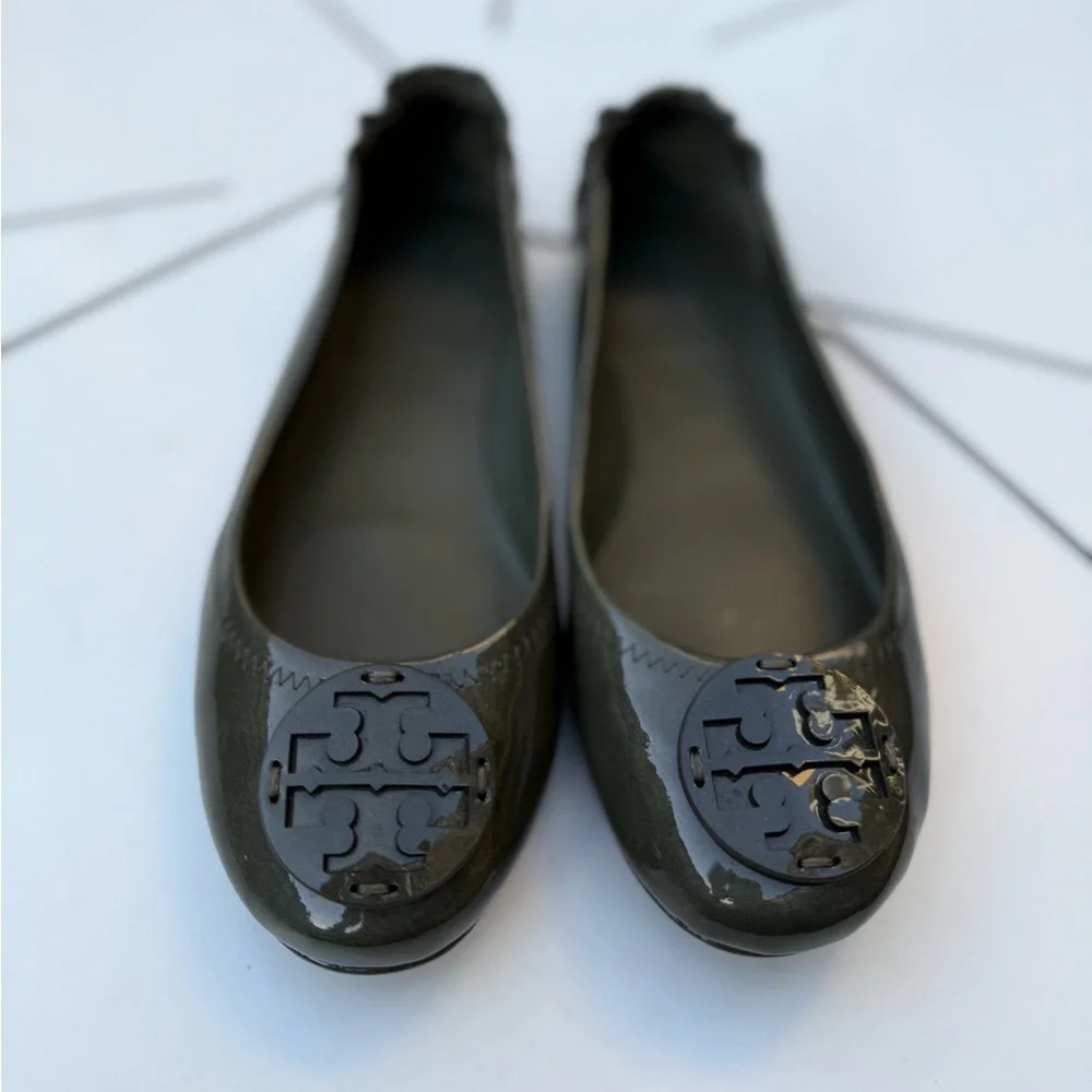 Tory Burch Minnie Travel Ballet, Patent Leather, Leccio, STORE DISPLAY, NO BOX‎